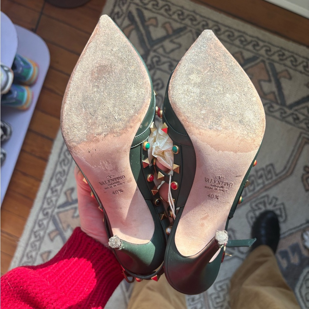 VALENTINO ROCKSTUD HEELS - Picture 8 of 8